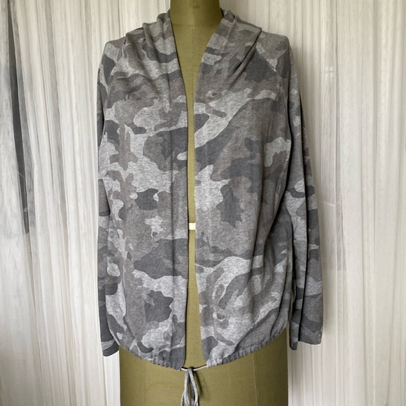 REDUCED!!Amazing “OUI” cami grey tones cardigan hoodie, open front, cord tie! - Picture 3 of 17